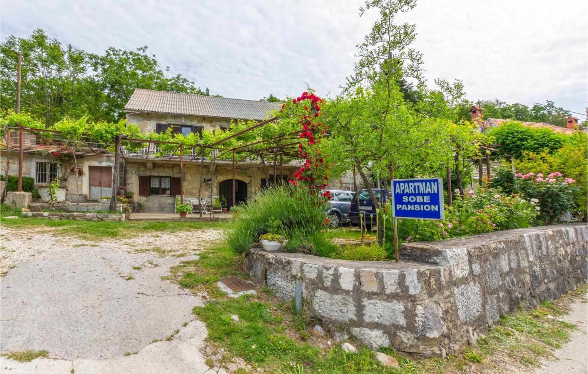 Awesome Apartment In Svinisce With Kitchenette Εξωτερικό φωτογραφία
